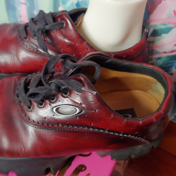 $440 Oakley | Burgundy Oxford Maroon Italian Made Leather Red Golf Shoes 8.5